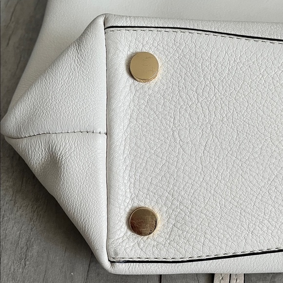 MICHAEL MICHAEL KORS
Evie White Large Pebbled Leather Shoulder Hobo Bag Gold - Picture 15 of 16